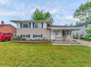 8211 Carrousel Blvd, Westland, MI 48185