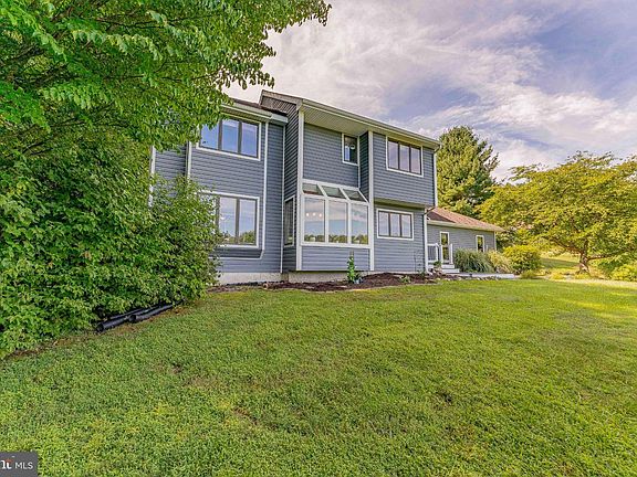 3rd image of 125 Dowlin Forge Rd