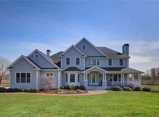 50 Elizabeth Ln, Middletown, RI 02842