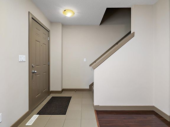 4th image of 401 Palisades Way #403
