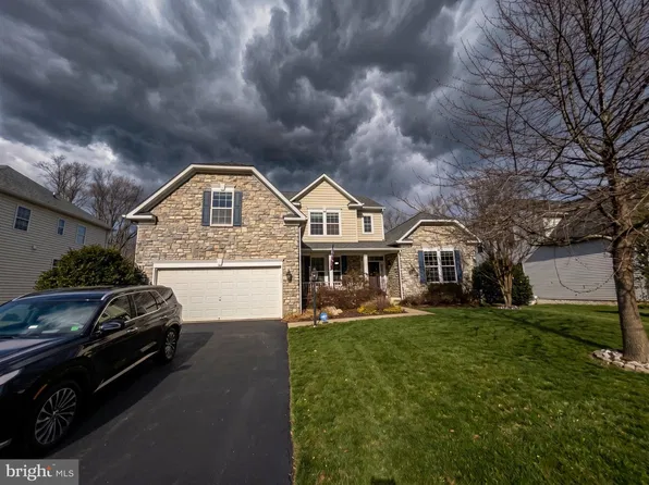 18776 Pier Trail Dr, Triangle, VA 22172