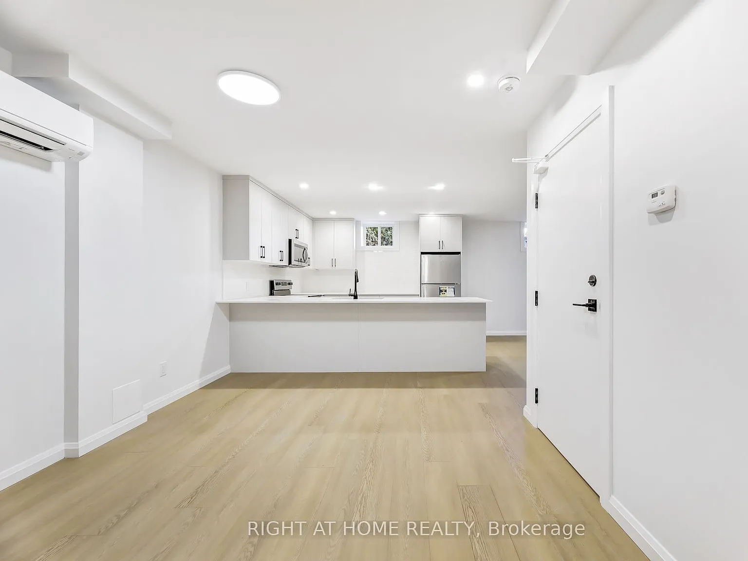 2 bed, $2,550 — Photo 2