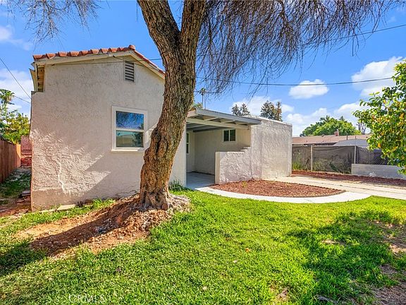3rd image of 2723 Iris St