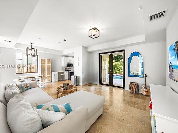 5th image of 6001 SW 28th St