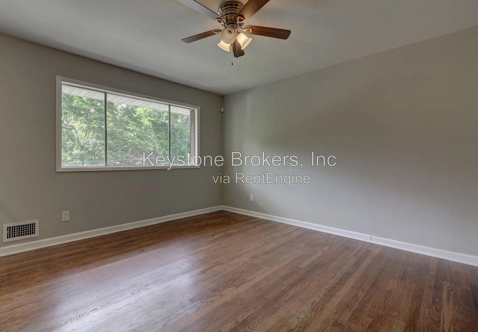 3 bed, 1.0 bath, $1,575 — Photo 4