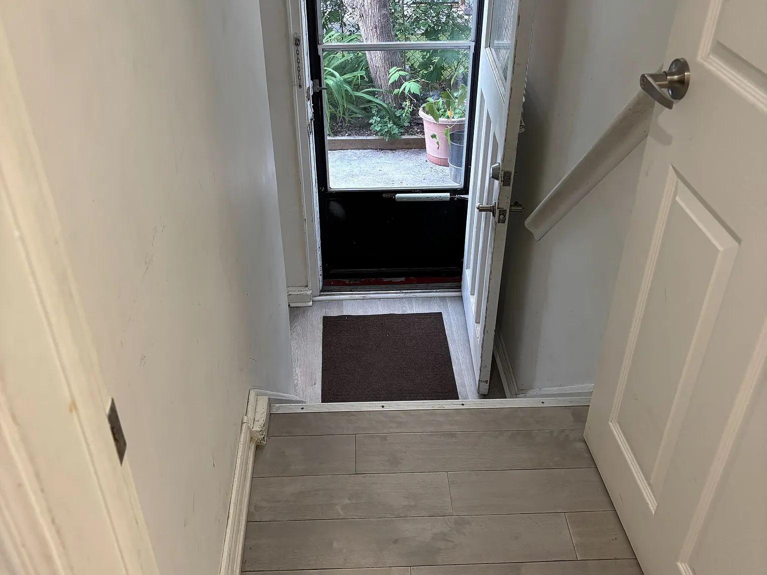 3 bed, $1,900 — Photo 2