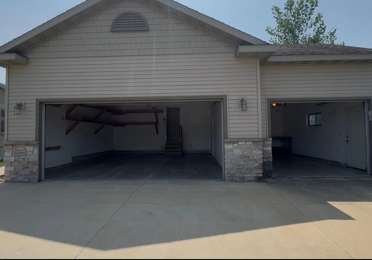 "A home you'll be proud to call your own" NW Desirable Badger Hill Neighborhood! 4bedroom 3bathro... — Photo 2