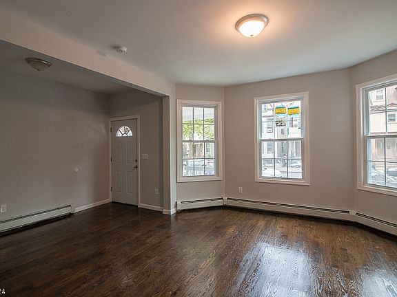 4th image of 31 N 18th St