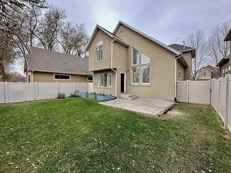 927 E Montana Vista Ln — Photo 41