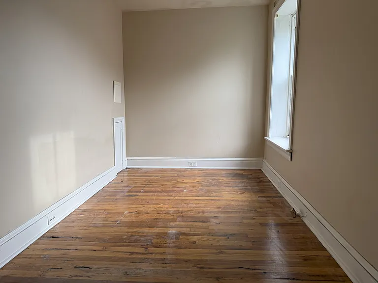 Additional bedroom on 3rd floor