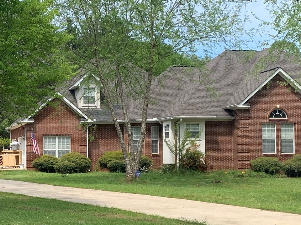 2nd image of 407 Idle Pines Dr