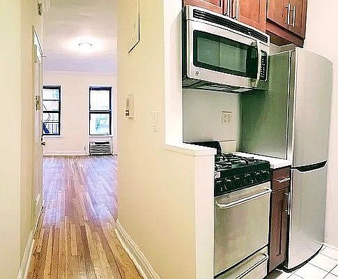3rd image of 240 E 80th St #4A