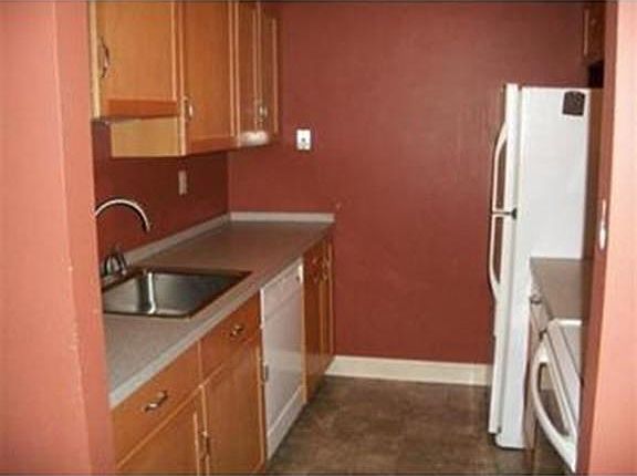 2nd image of 179 Presidents Ln Unit 2A