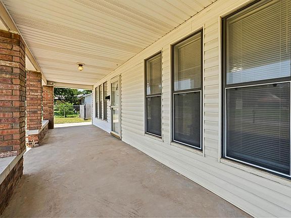 2nd image of 2533 SW Grand Blvd