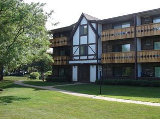 1001 Centurion Ln APT 2, Vernon Hills, IL 60061