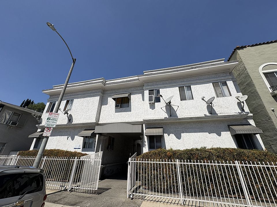 1st image of 959 N Vendome St Unit 3/4