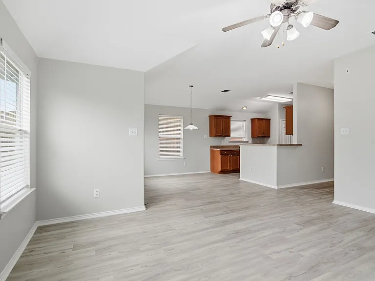 3804 Verde Dr — Photo 9