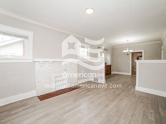 1346889_003_living_room_13664742.jpg