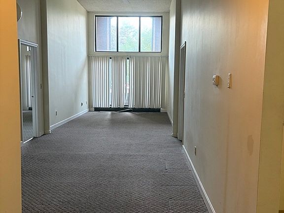 3rd image of 96 Old Colony Ave APT 131