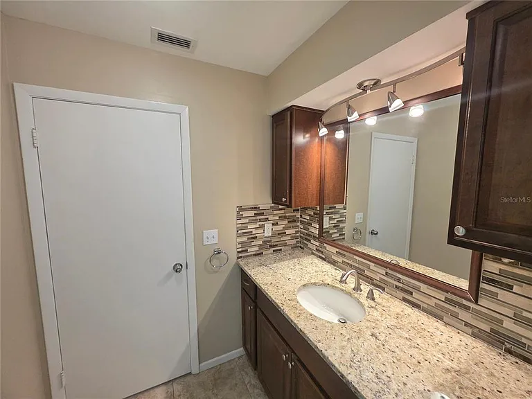 352 Pine Tree Rd — Photo 16