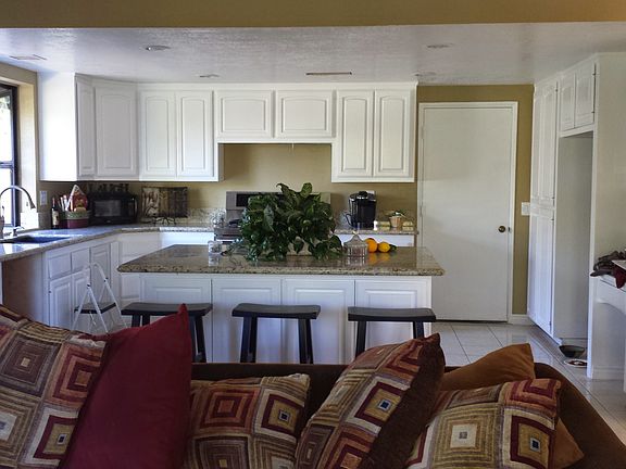 2nd image of 16253 Oak Springs Dr