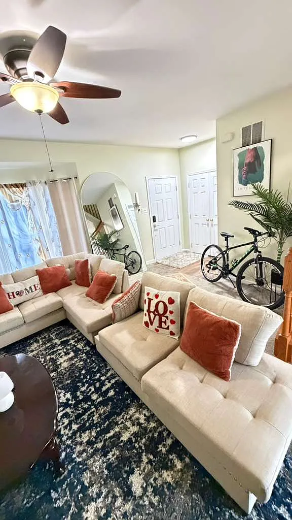 3 bed, 1419 sqft, $2,400 — Photo 4