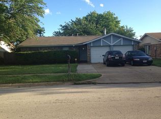 521 Stallion Ln, Saginaw, TX 76179