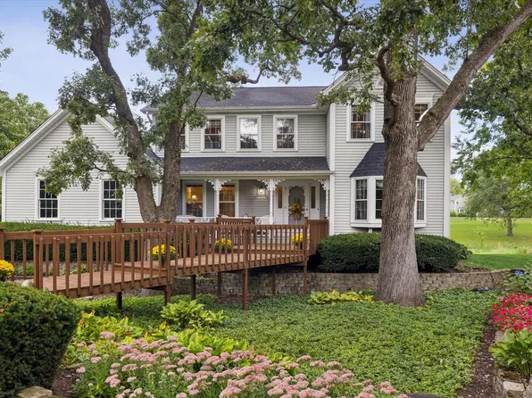 2146 Oak Ct, Naperville, IL 60565