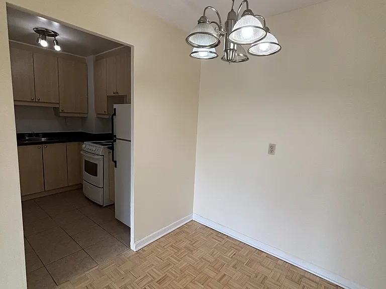 345 Laurier Ave E #306 — Photo 2