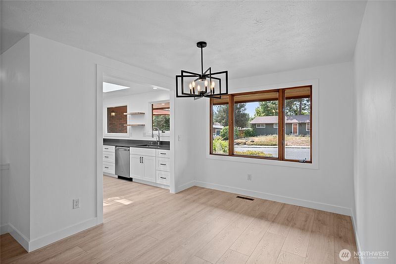 5th image of 7118 N Winston Drive