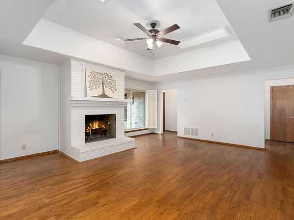 5th image of 19819 Encino Brook St