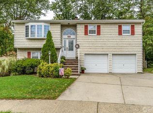 899 Harrell Ave, Woodbridge, NJ 07095