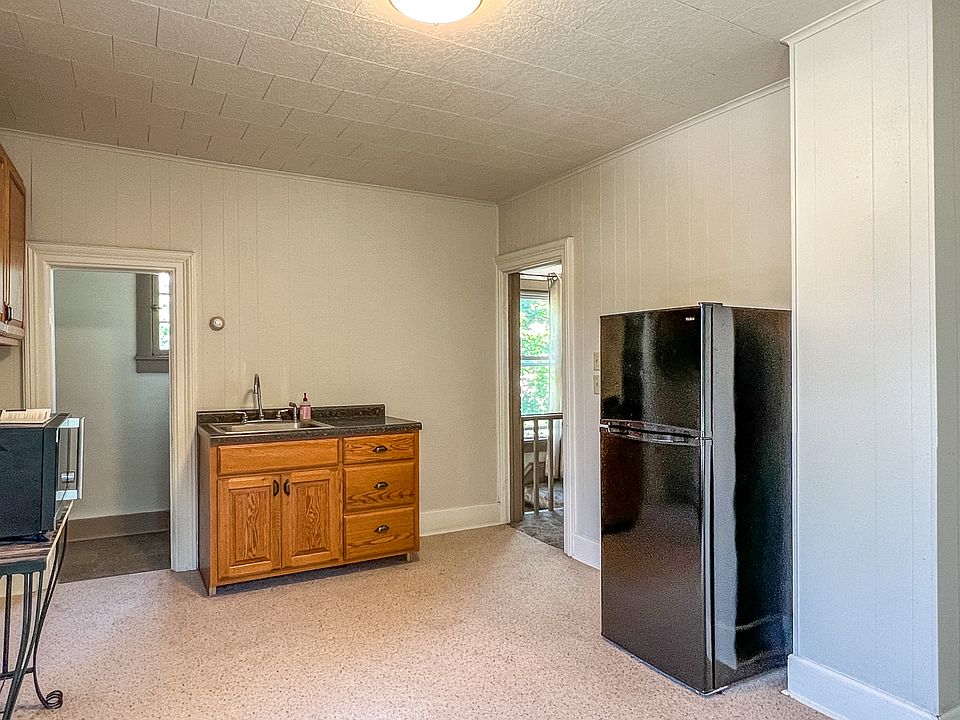 606 South 9th Street 3 606 S 6th St Escanaba MI Zillow