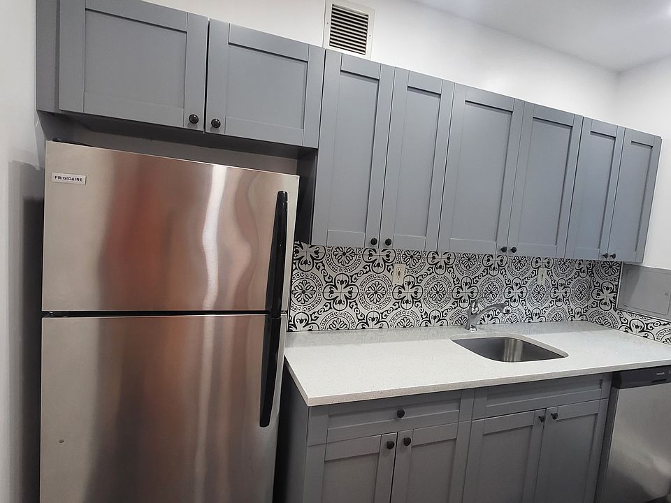1st image of 421 Park Pl APT 4A