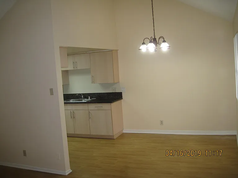 1305 Stanley Ave #11 — Photo 6