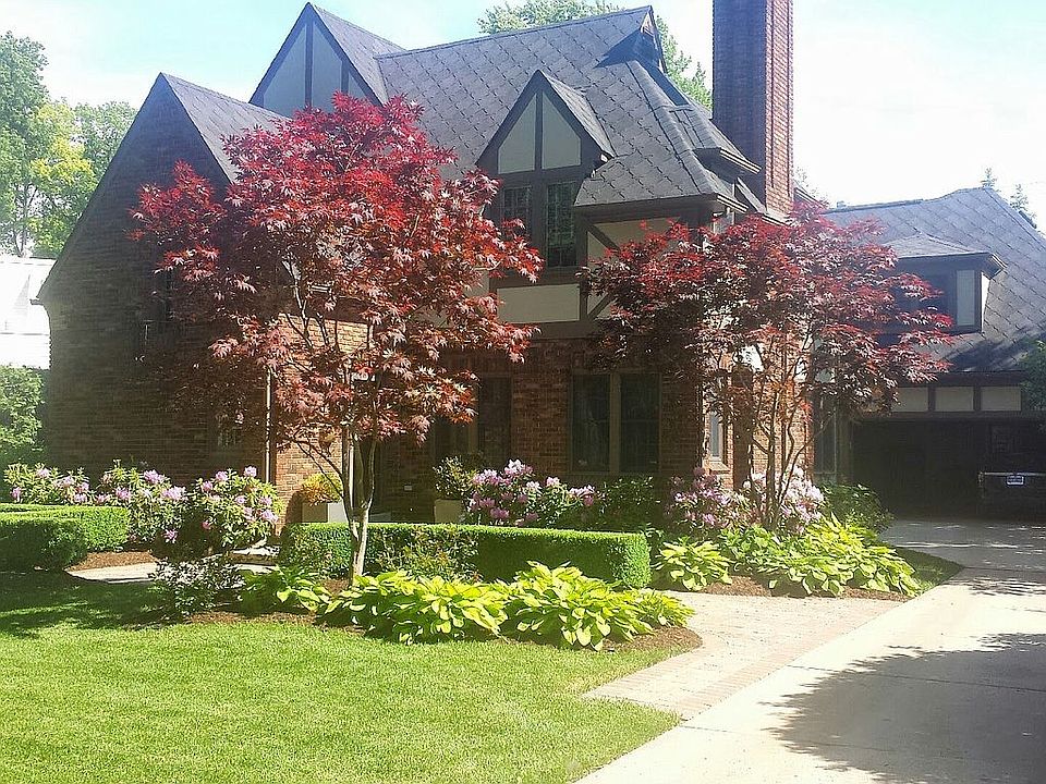 2nd image of 612 Mohegan Ave