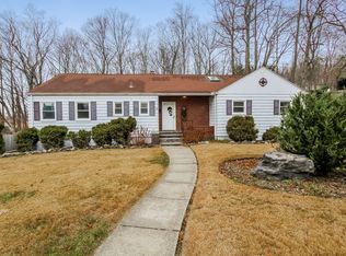 35 Wolf Rd, Croton On Hudson, NY 10520