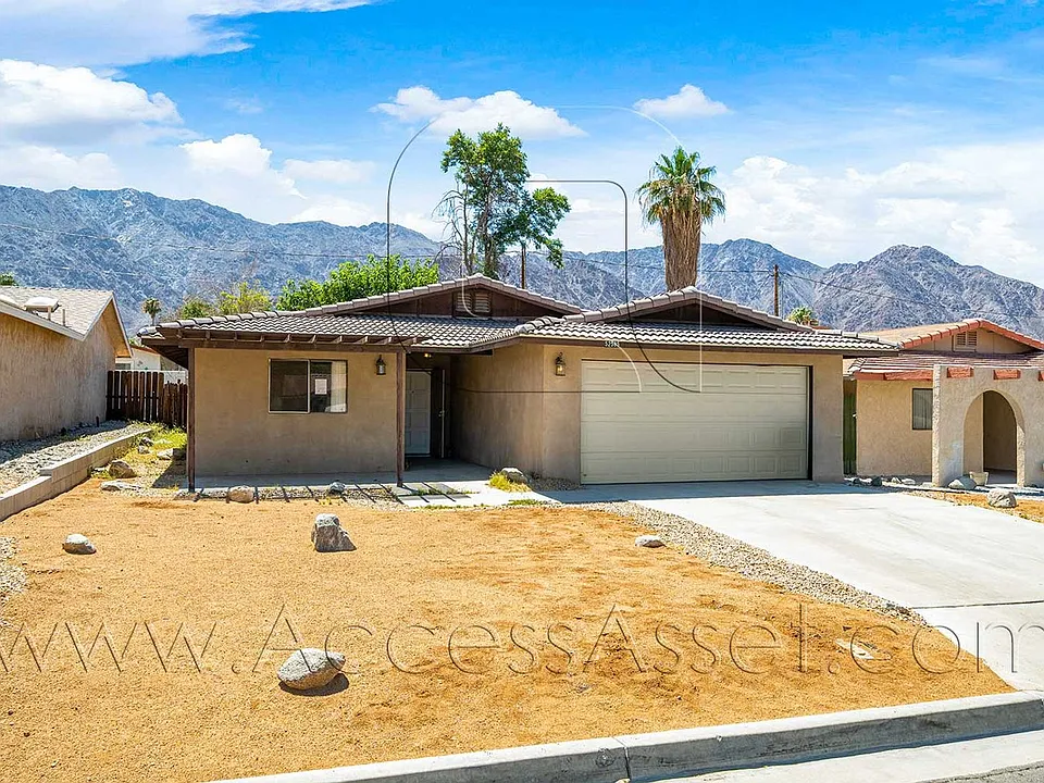 52585 Avenida Velasco