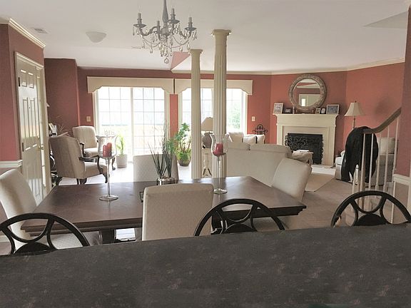 5th image of 18 McManus Ct #11