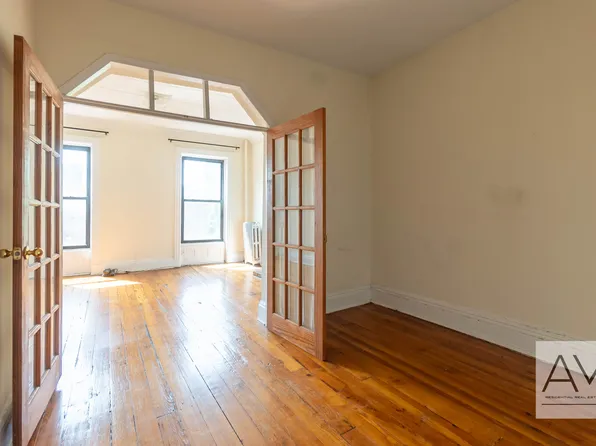 71 Underhill Avenue image 1 of 4