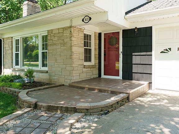 2nd image of 3633 Saratoga Ave