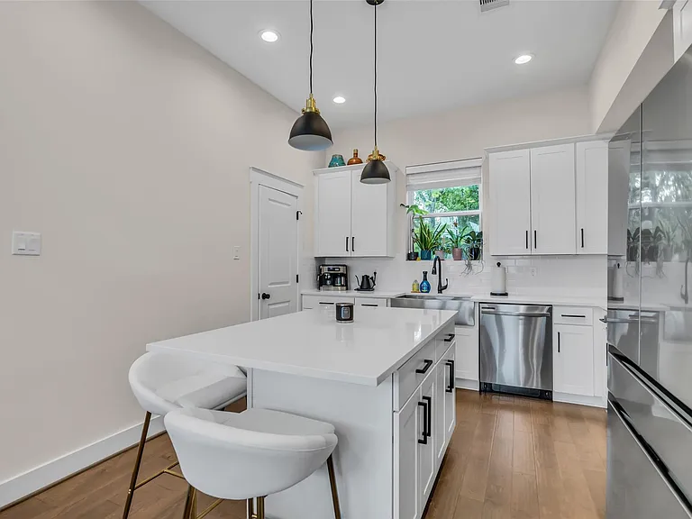5303 Donovan Gardens Ln — Photo 8