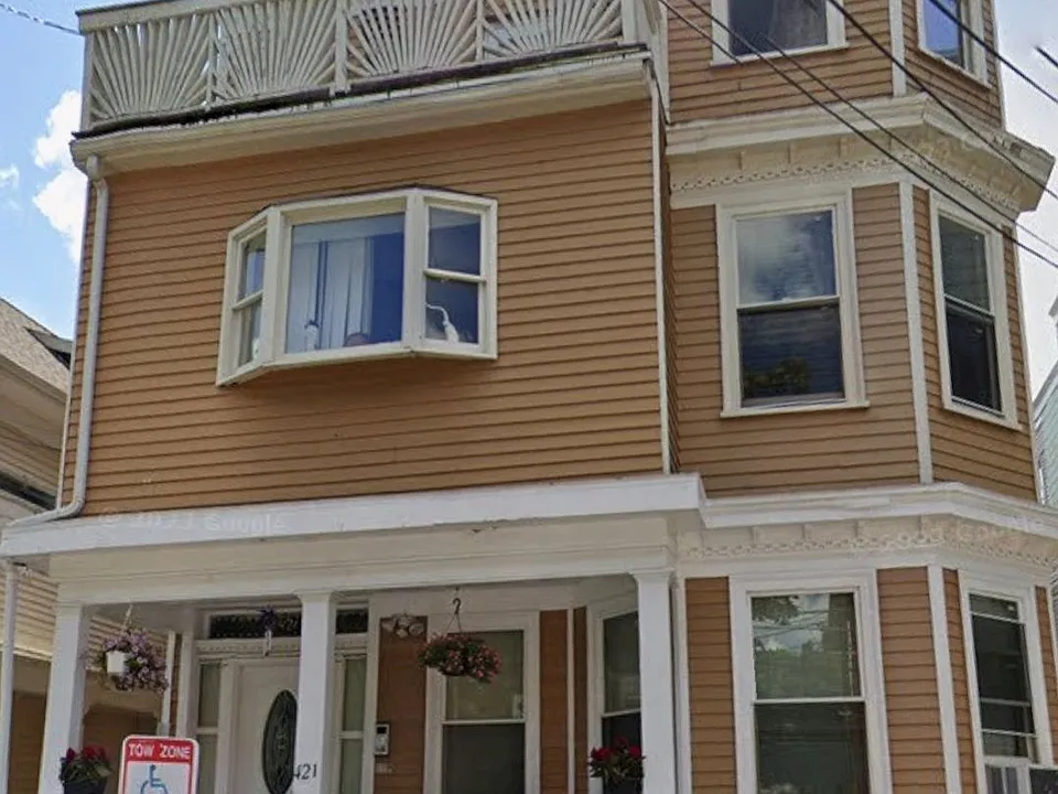 421 Seaver St