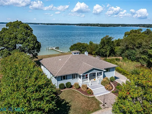 924 Indiantown Rd, Weems, VA 22576