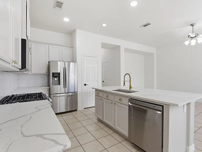 16023 Powder Springs Ln — Photo 19