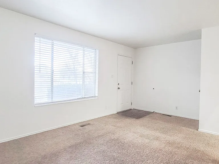 392 W 400 N — Photo 14