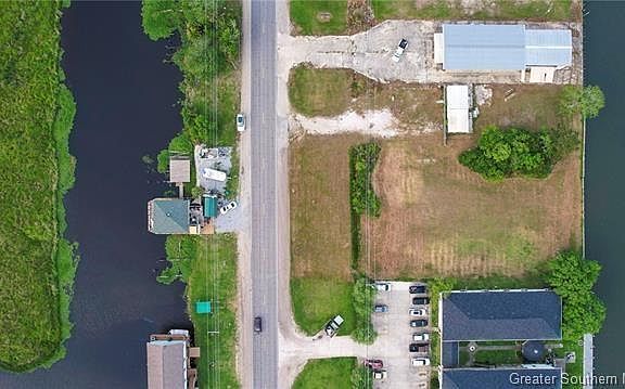 4th image of Pontchartrain Dr