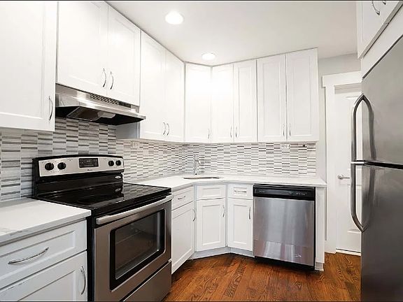 2nd image of 4 W 126th St APT 1