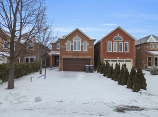 3722 Densbury Dr, Mississauga, ON L5N 6Z1