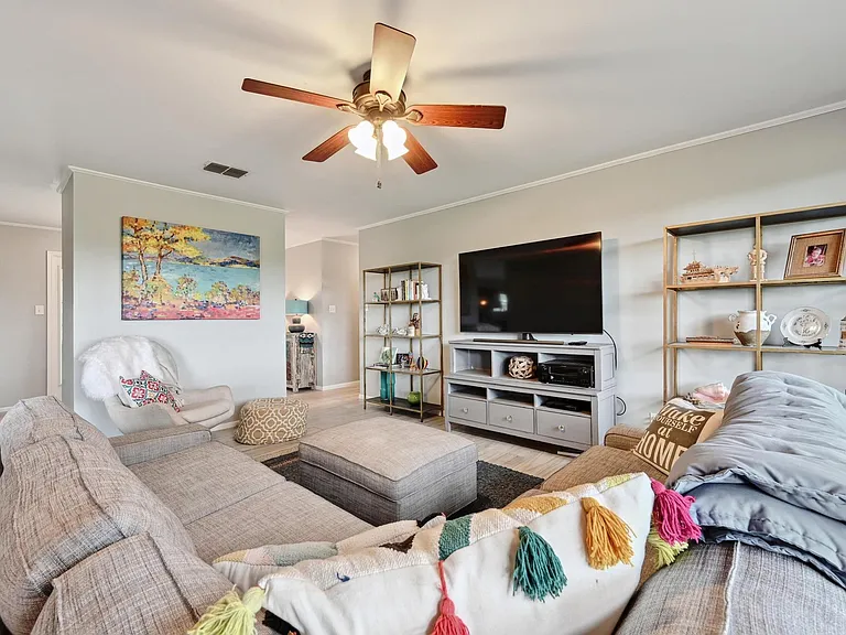 9209 Rock Way Dr — Photo 10